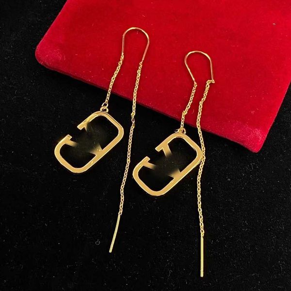 

Designer earrings letter V Luxury top jewelry Valentinolies for Women High grade long tassel elegant earrings New Brass Material Versatile Earrings jewelry design