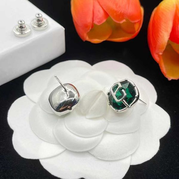 

Designer Earrings letter V Luxury top jewelry Valentinolies Exquisitely Inlaid with Water Diamond Ink Green for Women Letter Earrings Valentine's Day Jewelry gift