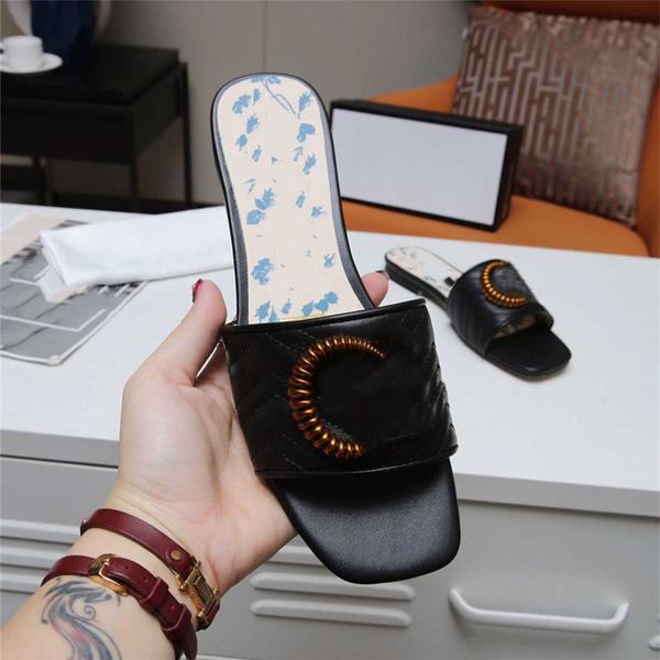 

fashion slippers 2023 channel luxury design summer men and women flat shoes thick sole leather rubber letter logo casual slippers 02-01, Black
