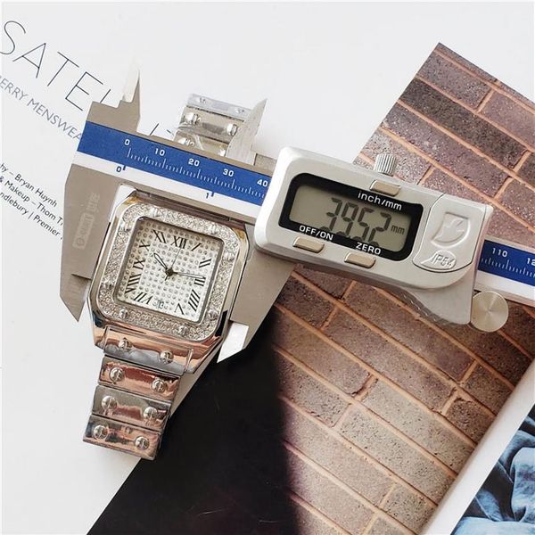 

2019 brand woman luxury designer watches mens fashion diamond watch lady gold tag wristwatch303o, Slivery;brown