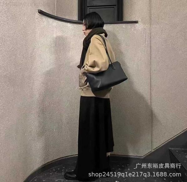 

designers bags women luxurys the row tote crossbody leather bucket half moon bag crescent underarm shoulder purse ug3a cyk4