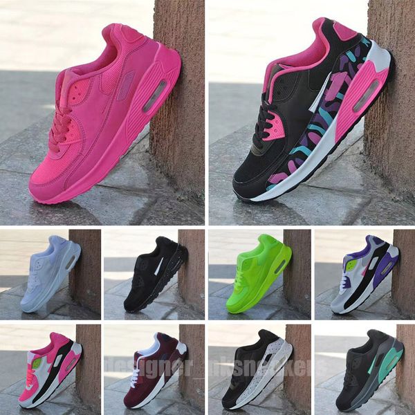 

2022 triple 90 running shoes infrared classic leather mash white yellow black grey volt obsidain moss green designers sports trainer sneaker