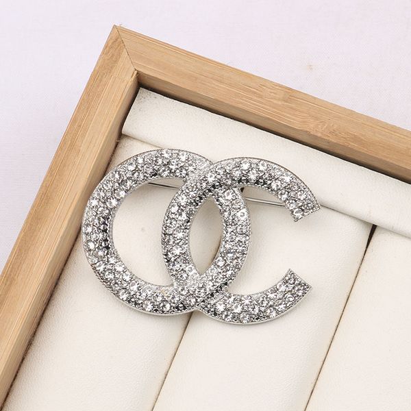 

luxury women designer brand letter brooches 18k gold plated inlay vintage rhinestone jewelry brooch pearl pin men marry wedding party sweate, Gray