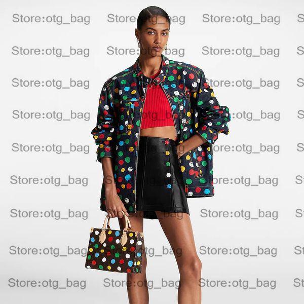 

23ss x yayoi kusama classic onthego 25cm bag mini painted dots totes womens designer handbags big capacity printing shopping bags with coin