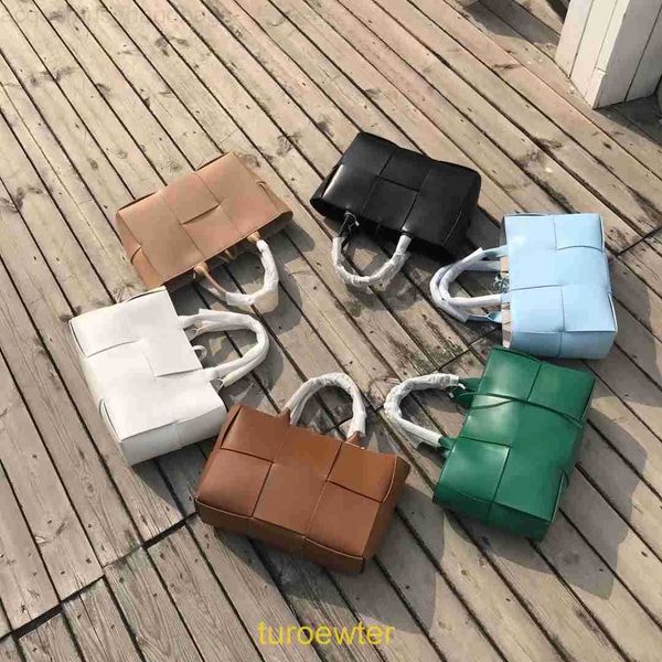 

venetas designer bag bottegas handbag luxury women fashion shoulder crossbody bags versatile purses totes saddle venetta wallet q9h5