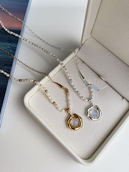 

2022 new geometric round moon stone necklace fashionable female temperament with simple pearl gold chain, Silver