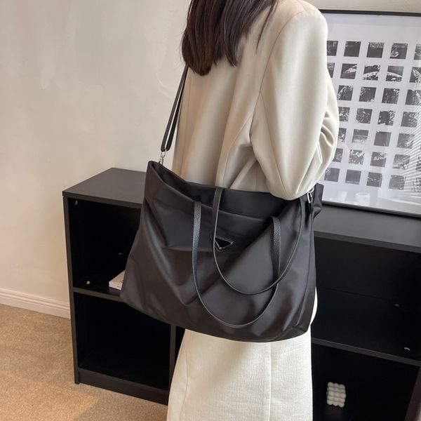 

women luxurys designer shoulder bags lady fashion crossbody messenger bag large capacity outdoor wallets borsa