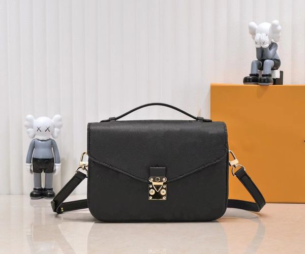 

2023 fashion luxury designer bag favorite handbag ladies handbag all leather chain embossed shoulder bag 0780