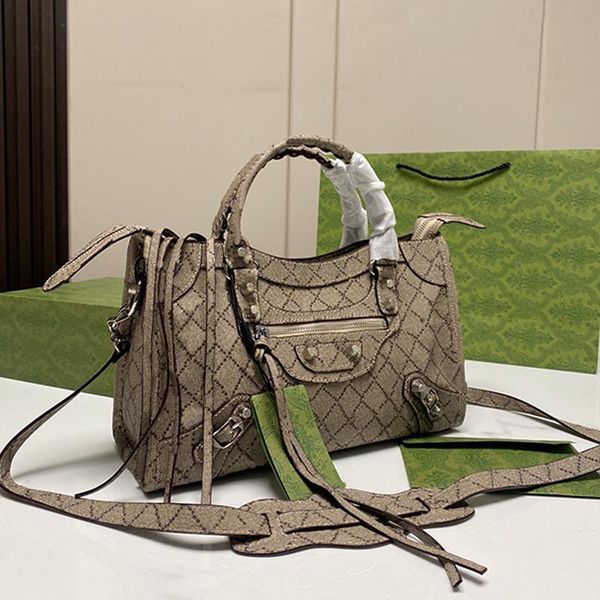 

luxurys designers handbag shoulder bags fashion crossbody totes men women handle leather tote classic handbags designer bag