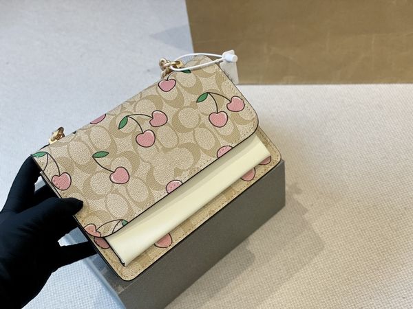 

2022 two color classic vintage portable shoulder bag designed for high-quality women