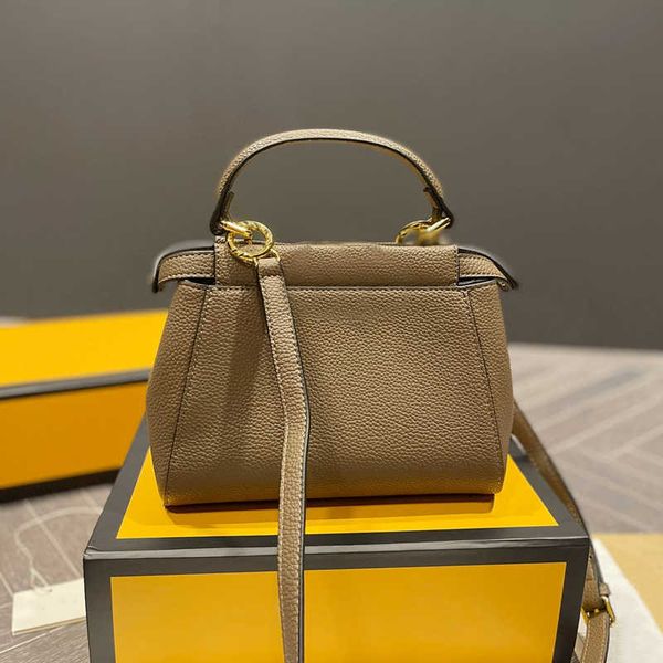 

2023 wholesale custom tote bags new designs trending medium handbags for women