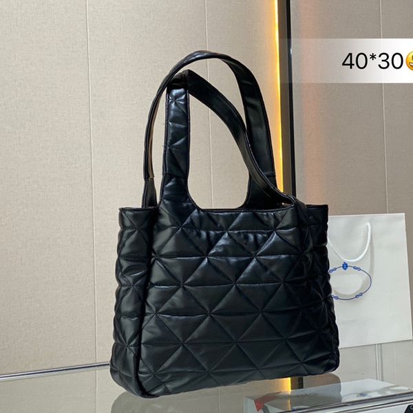 

nylon totes women triangle lattice shopping bags designer handbags large capacity shoulder bag fashion hardware lettering badge interior zip