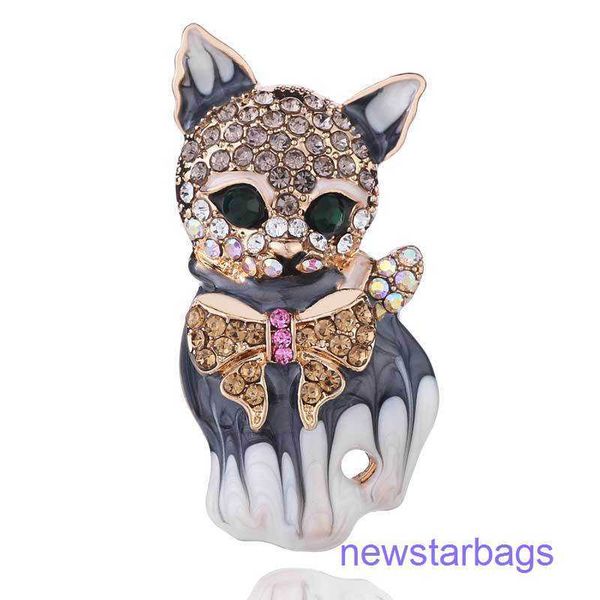 

factory outlet wholesale brooches jewelry fashion alloy diamond inlaid cat brooch lovely animal pin women's clothing collar, Gray