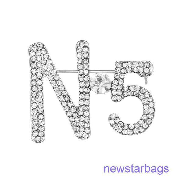

factory outlet wholesale brooches fashion number n5 with diamond personality creativity, Gray