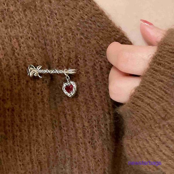 

factory outlet wholesale brooches new chinese buoyancy s925 silver thorn rose brooch personality pendant luxury premium design female, Gray