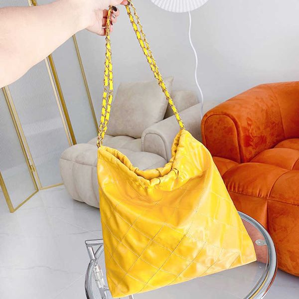 

bag girl 2023 new small fragrant garbage one shoulder tote oil wax leather large capacity rhombic chain