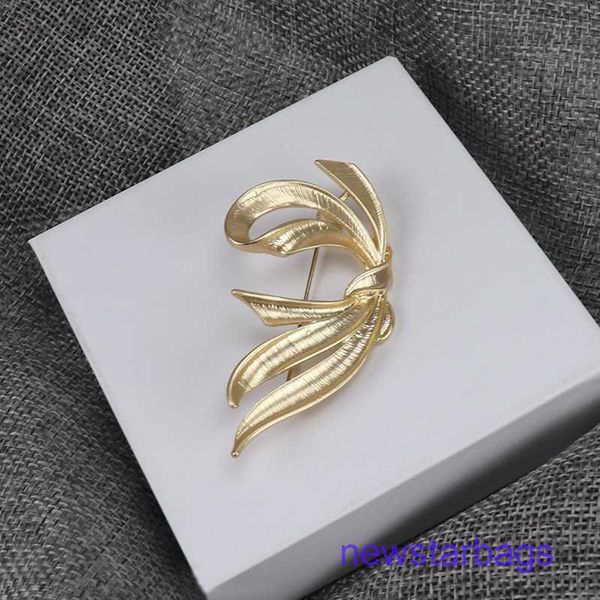 

factory outlet wholesale brooches antique vintage ribbon bow medieval napier brooch, Gray