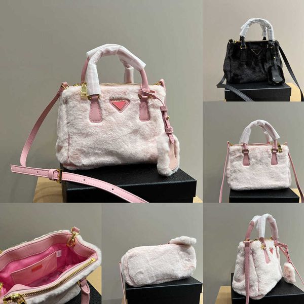 

pbag triangle tote bag p totes women plush designer bag winter designer crossbody handbag large capacity shoulder shopper bags soft purse 22