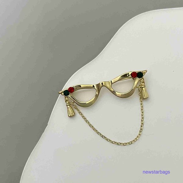 

factory outlet wholesale brooches medieval vintage fashion clothing accessories autumn and winter brooch small design glasses tassel pin, Gray