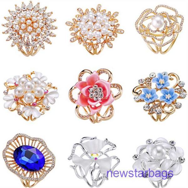 

factory outlet wholesale brooches south korean scarves clasps versatile accessories women's corsage shawls luxury corner buttons dual-u, Gray