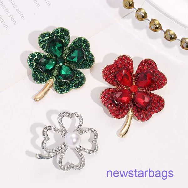 

factory outlet wholesale brooches flower brooch women's flower pearl inlaid high-grade small fragrant pin silk scarf button, Gray