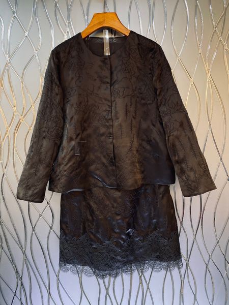 

spring temperamentthe latest round neck high-grade plain dress, White