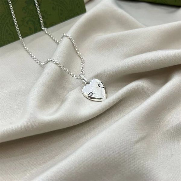

retro lady heart necklace designer jewelry classic silver color sweater chain valentines day love necklace flower pattern pendant necklaces