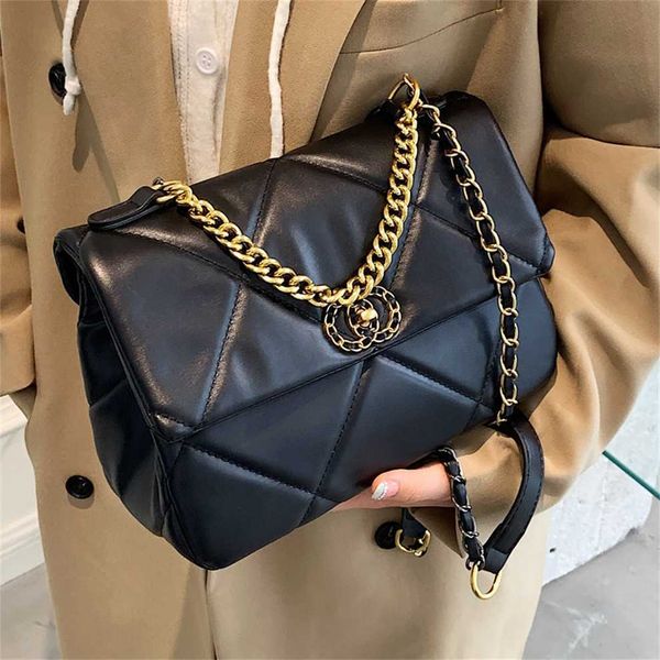 

lingge chain women's 2023 new autumn and winter versatile messenger high sense fashion hand carrying one shoulder small square bag 50%