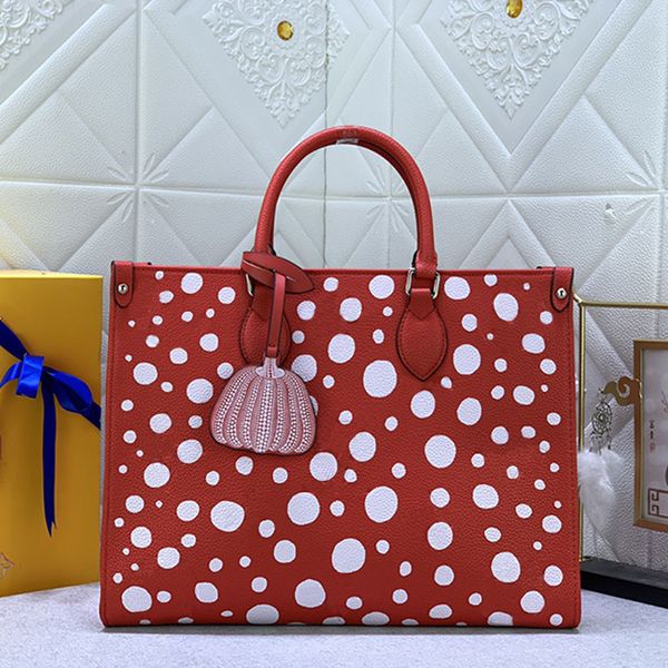 

travel shopping bag large capacity tote bag fashion printing shoulder handbags cowhide material metal hardware embossed letter mummy totes p