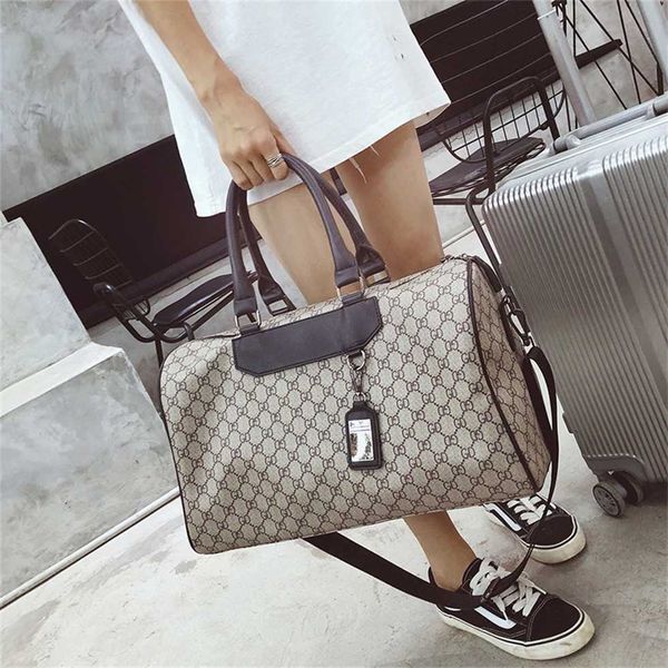 

short distance fashion letter large capacity men's one shoulder business travel contrast color women's portable sports bag 55% off