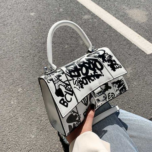 

clearance retail wholesale new style personality trend graffiti one shoulder handbag simple styling chain large capacity women's bag9tu
