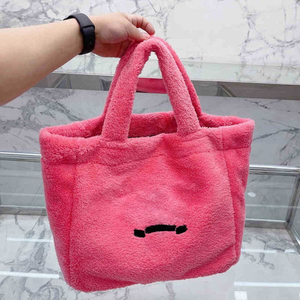 

designer tote bag women hand autumn and winter luxury hairy shoulder classic retro letters printing shopping 220913