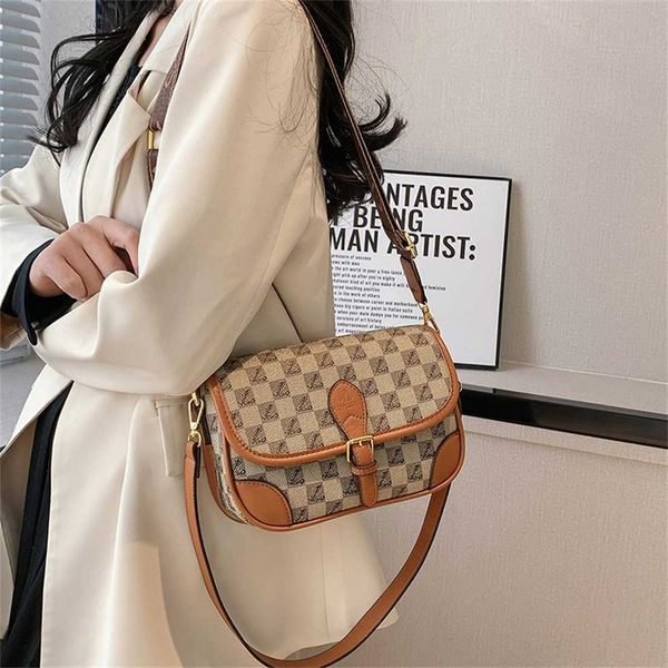 

this year's popular women's new small square in spring 2023 fashion texture messenger versatile shoulder bag 55% off clearance sal