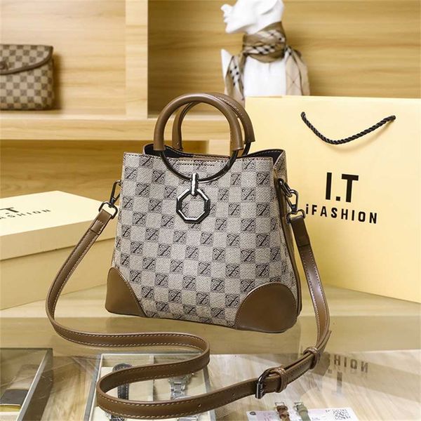 

handheld bucket for women 2023 new ins fashion versatile printed diagonal high level simple shoulder bag 75% off online sales