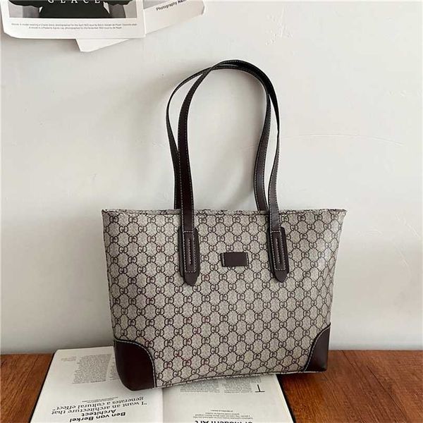 

large capacity bag 2023 spring new alphabet printed tote bag single shoulder diagonal straddle handbag women's 50% off wholesale store