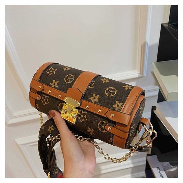 

casual printed cylinder for women in spring and summer 2023 fashionable one shoulder women's bag waterproof cross body versatile 75% of