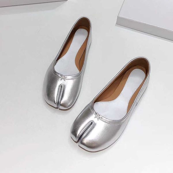 

dress shoes 2023 new split toe shoes pig feet shoes mesh red spring flat sheepskin, Black