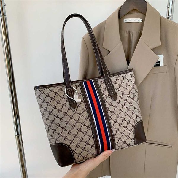 

2023 winter new fashion simple one shoulder handbag large capacity tote casual commuter women's bag 50% off clearance sale