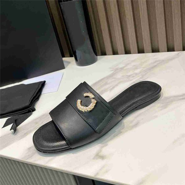 

fashion slippers 2023 channel luxury design summer men flat bottom women slope heel letter leather casual sandals 04-07, Black