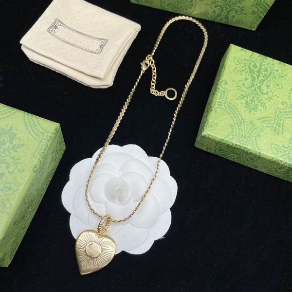 

new designer love necklaces interlocking letter heart pendant women golden chain necklace with box, Silver