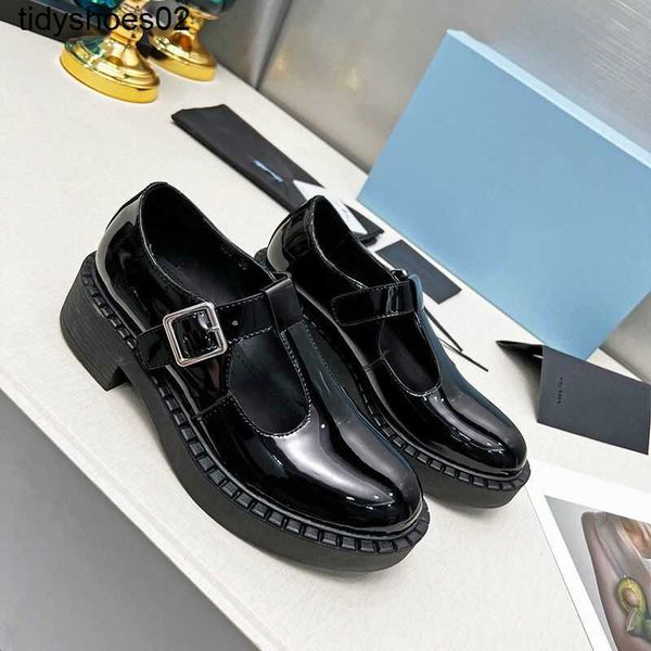 

new style patent leather college style single shoes in spring medium heel thick soled mary jane shoes p leather home thick heel small, Black