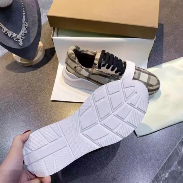 

designer running shoes real leather classic plaid trainers berry stripes shoe fashion trainer for man woman bur color bar sneakers high qual