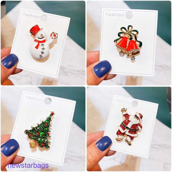 

manufacturer gift wholesale yimu new alloy brooch santa claus corsage christmas tree accessories, Gray