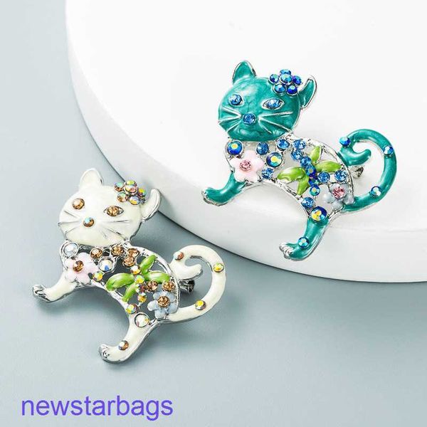 

manufacturer gift wholesale alloy color drop oil inlaid diamond flower cat brooch girl cute ins net red trend accessories, Gray