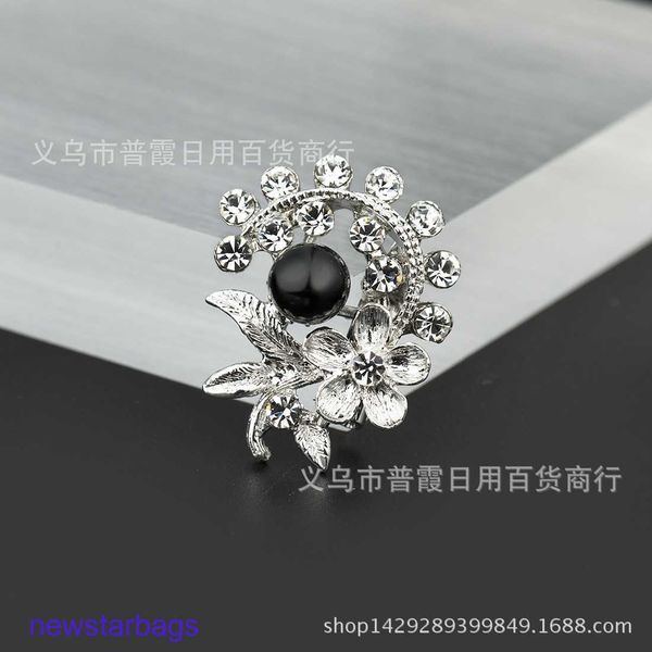 

manufacturer gift wholesale flower wreath with diamond pearl brooch clothing corsage accessories, Gray