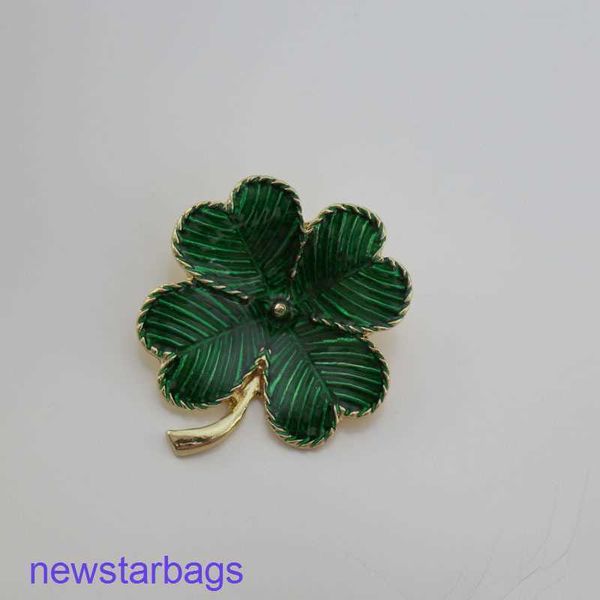 

manufacturer gift wholesale green enamel clover brooch corsage, Gray
