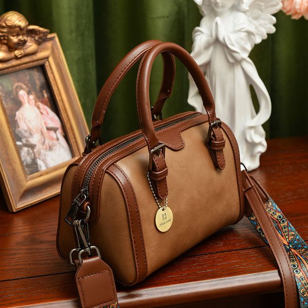 

evening bags luxury retro women's autumn and winter texture versatile messenger high class boston fashion portable pillow 230109