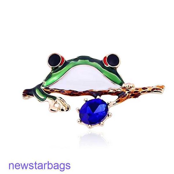 

manufacturer gift wholesale new green frog brooch jewelry metal badge accessories, Gray