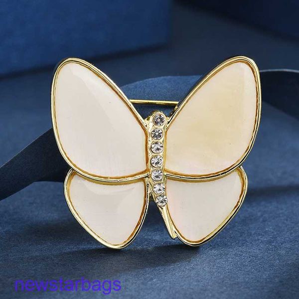 

manufacturer gift wholesale cocoon breaking into butterfly natural white shell butterfly brooch temperament white fritillaria suit versatile, Gray