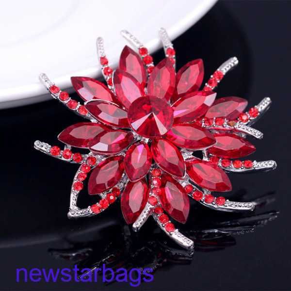 

manufacturer gift wholesale flower crystal sunflower brooch coat collar scarf button pin accessories zircon, Gray